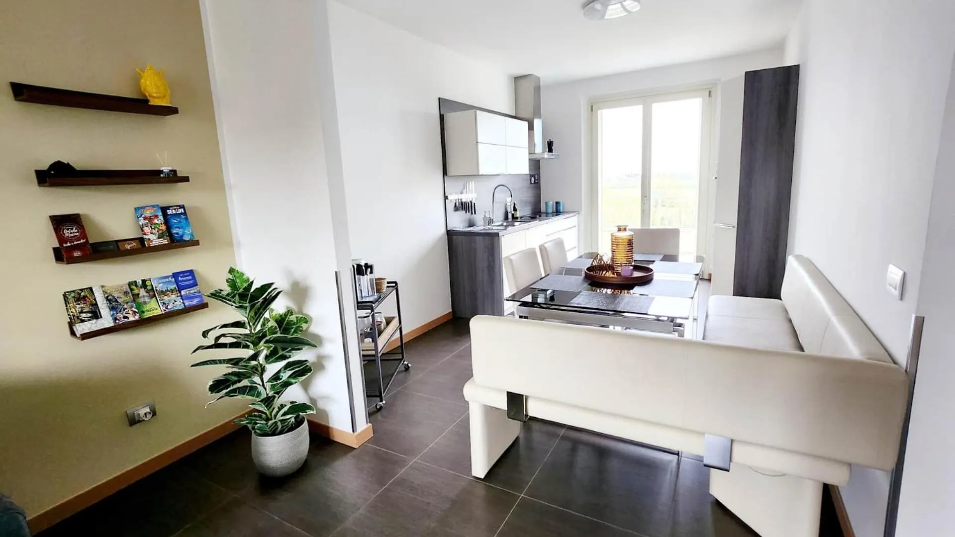 Apartment Villa Angelina Garda Cavalcaselle Italy